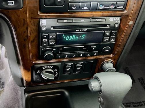 2002 Nissan Pathfinder LE