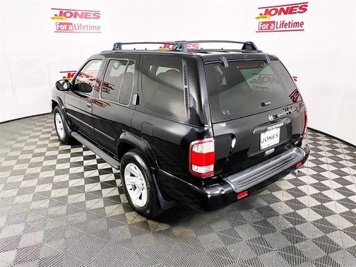 2002 Nissan Pathfinder LE