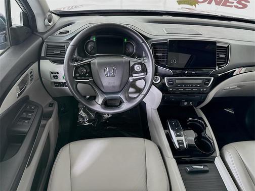 2022 Honda Pilot Touring 7-Passenger