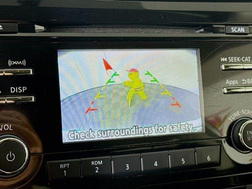 Pearl White 2016 Nissan Rogue SV