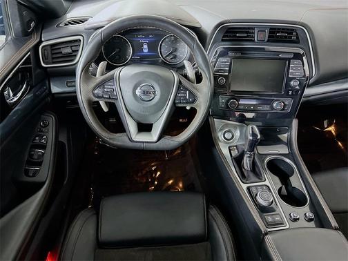 2022 Nissan Maxima SR