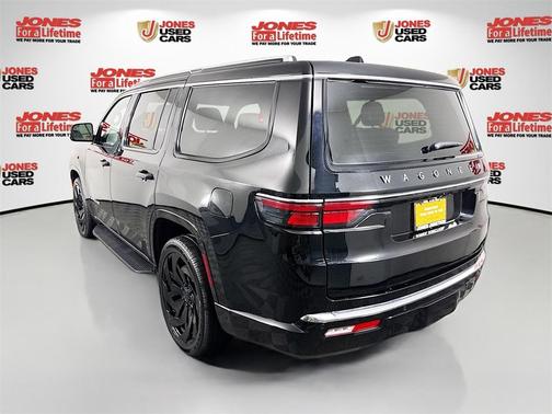 2024 Jeep Wagoneer Base