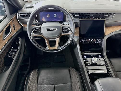 2023 Jeep Grand Cherokee Summit