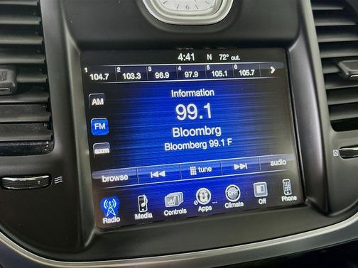 2016 Chrysler 300 Limited