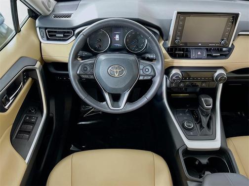 2021 Toyota RAV4 Hybrid XLE Premium