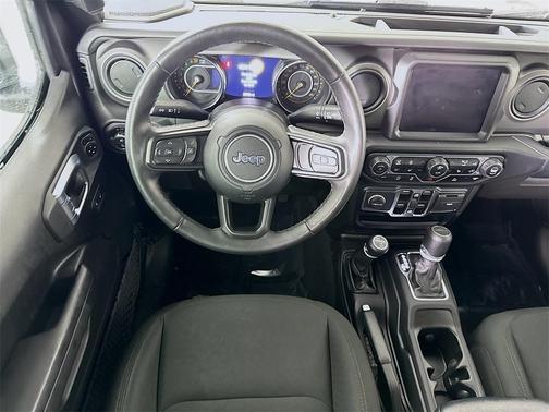 2022 Jeep Gladiator Sport