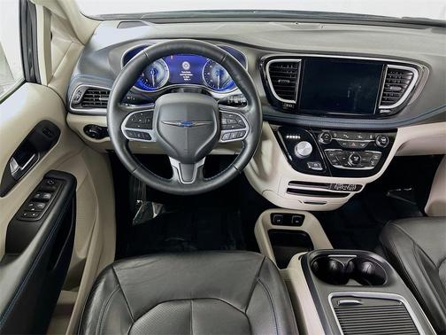 2021 Chrysler Pacifica Touring-L