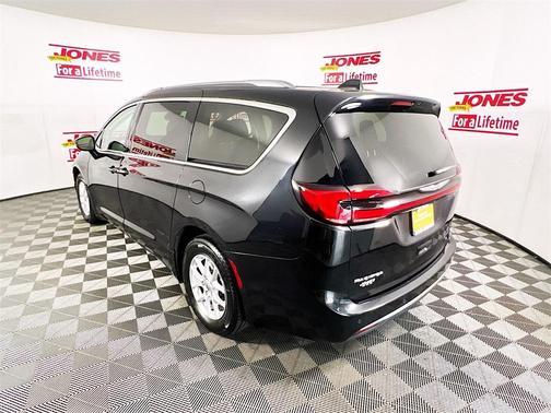 2021 Chrysler Pacifica Touring-L