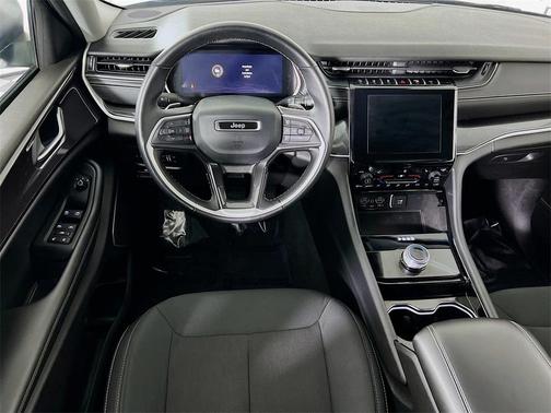 2022 Jeep Grand Cherokee L Laredo
