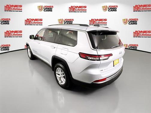 2022 Jeep Grand Cherokee L Laredo