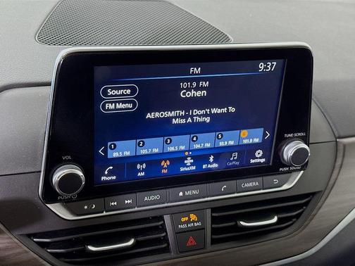 Brilliant Silver Metallic 2024 Nissan Altima 2.5 SV