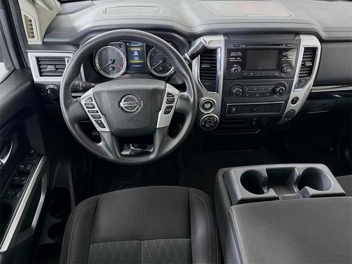 2017 Nissan Titan SV
