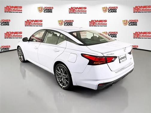 2023 Nissan Altima 2.0 SR