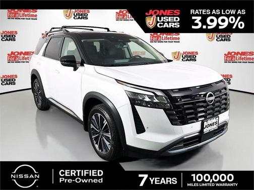 White / Black 2026 Nissan Pathfinder Platinum