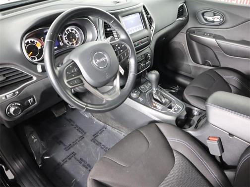 Photo 4 of 29 of 2020 Jeep Cherokee Latitude