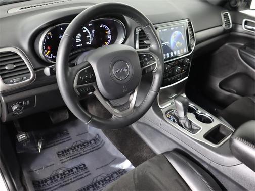 Photo 1 of 27 of 2019 Jeep Grand Cherokee Altitude