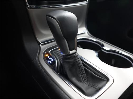 Photo 2 of 27 of 2019 Jeep Grand Cherokee Altitude