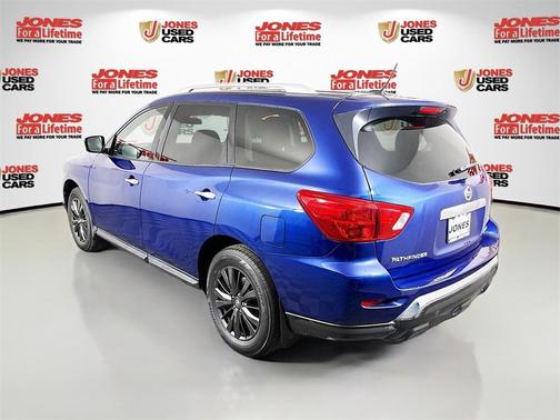 2017 Nissan Pathfinder Platinum