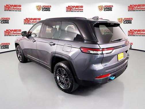 Metallic 2024 Jeep Grand Cherokee 4xe Trailhawk