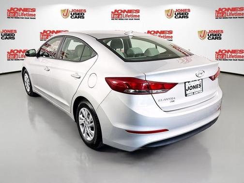 Silver 2018 Hyundai ELANTRA SE