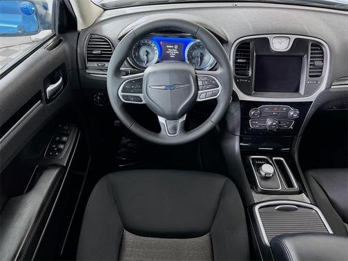 2023 Chrysler 300 Touring