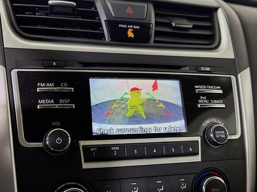 White 2017 Nissan Altima 2.5 SR