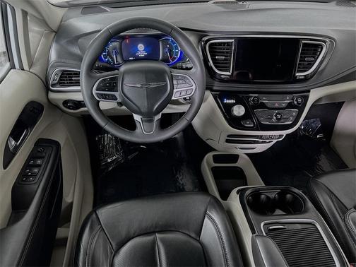 2022 Chrysler Pacifica Hybrid Touring L