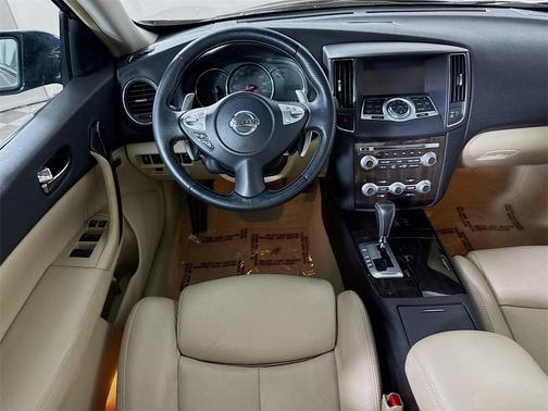 2014 Nissan Maxima SV