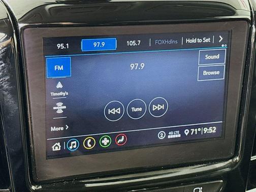 Graphite Metallic 2021 Chevrolet Traverse LT Cloth