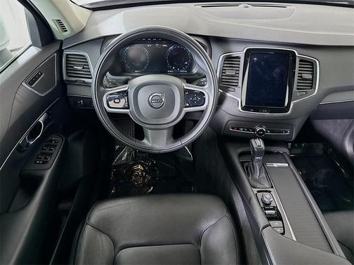 2020 Volvo XC90 T5 Momentum 7 Passenger