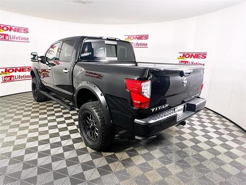 2021 Nissan Titan SV