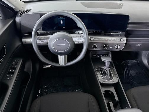 2025 Hyundai KONA SE