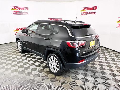 2023 Jeep Compass Latitude Lux