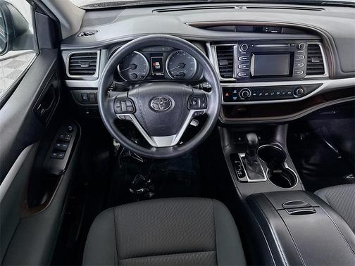 2018 Toyota Highlander LE