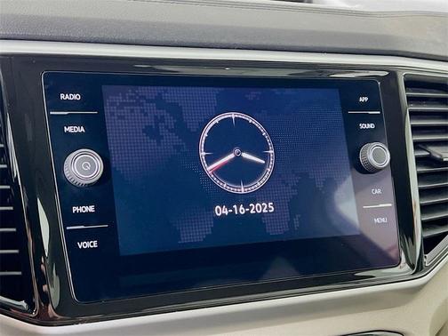 2022 Volkswagen Atlas 3.6L SE w/Technology