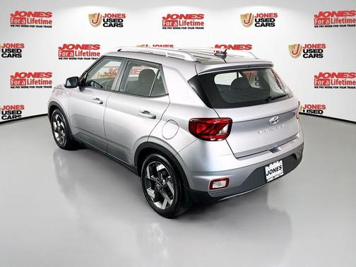Shimmering Silver 2023 Hyundai VENUE SEL