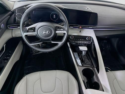 Black 2025 Hyundai ELANTRA Limited
