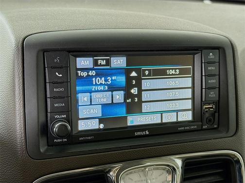 2016 Chrysler Town & Country Touring