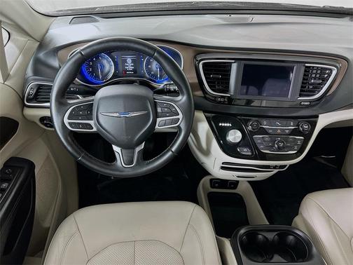 2018 Chrysler Pacifica Touring-L