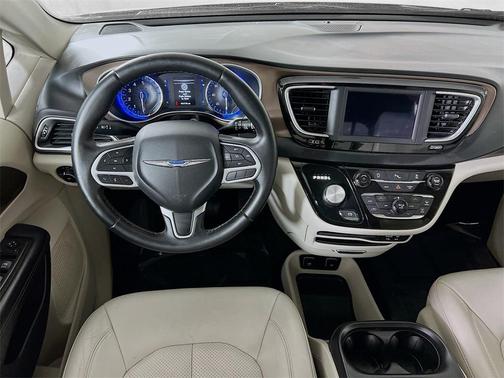 2018 Chrysler Pacifica Touring-L