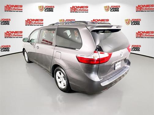 2017 Toyota Sienna LE