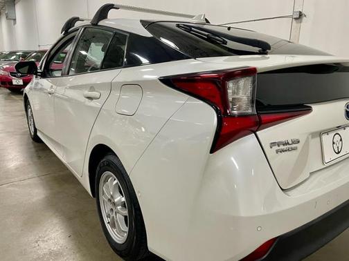 2019 Toyota Prius XLE