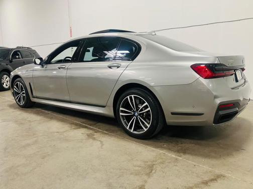 2022 BMW 750 i xDrive