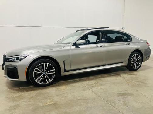 2022 BMW 750 i xDrive