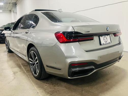 2022 BMW 750 i xDrive