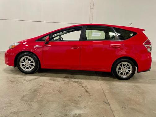 2015 Toyota Prius v Four