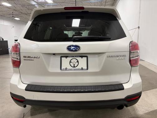 White 2014 Subaru Forester 2.5i Limited