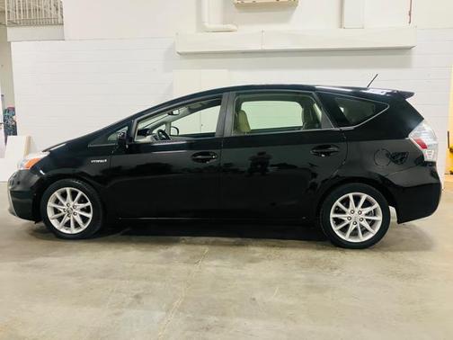 2012 Toyota Prius v Five