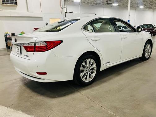 2014 Lexus ES 300h Base
