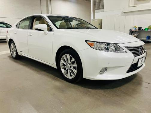 2014 Lexus ES 300h Base